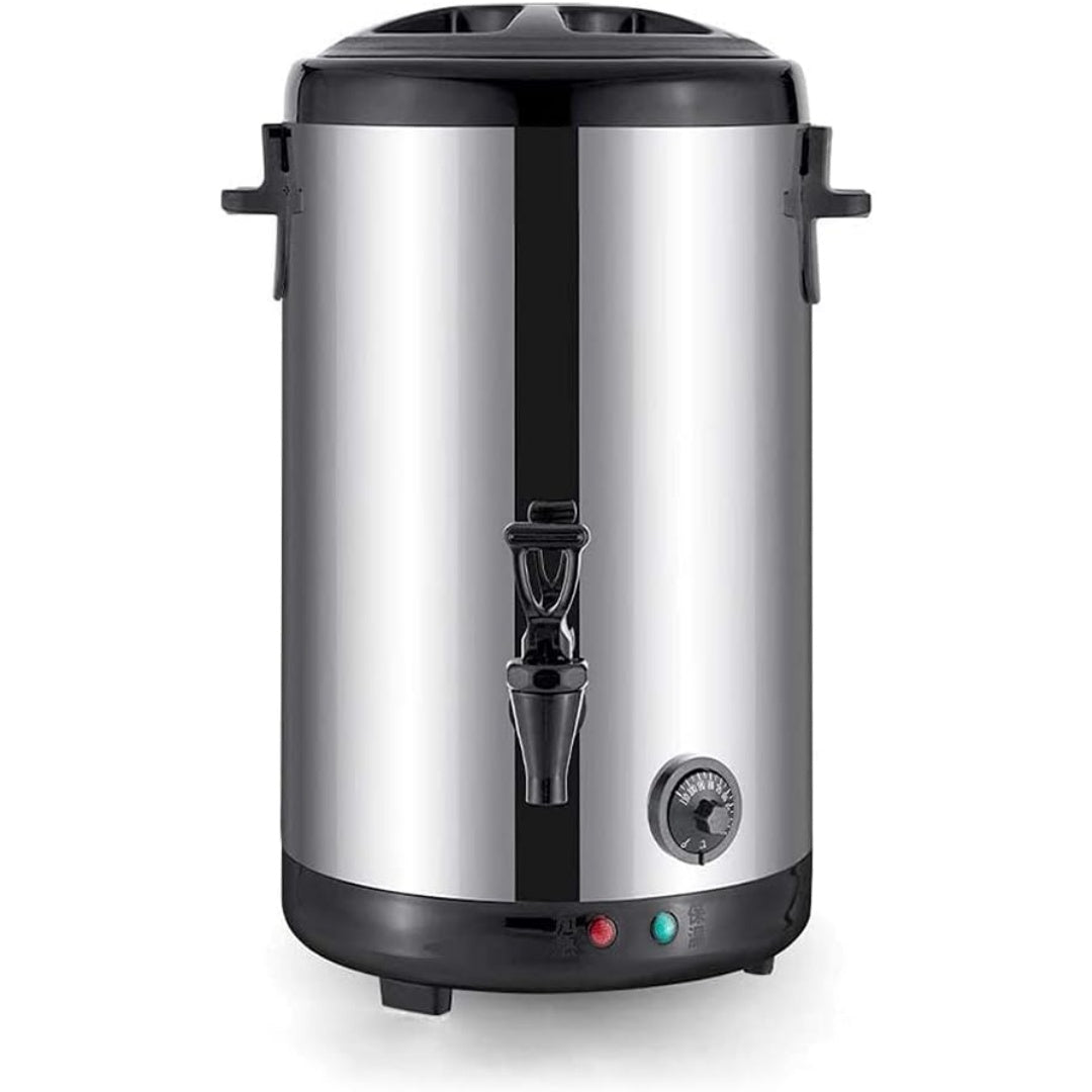 Una caraffa elettrica raccoglie l'acqua da scaldare con corpo in acciaio inox e con impugnatura